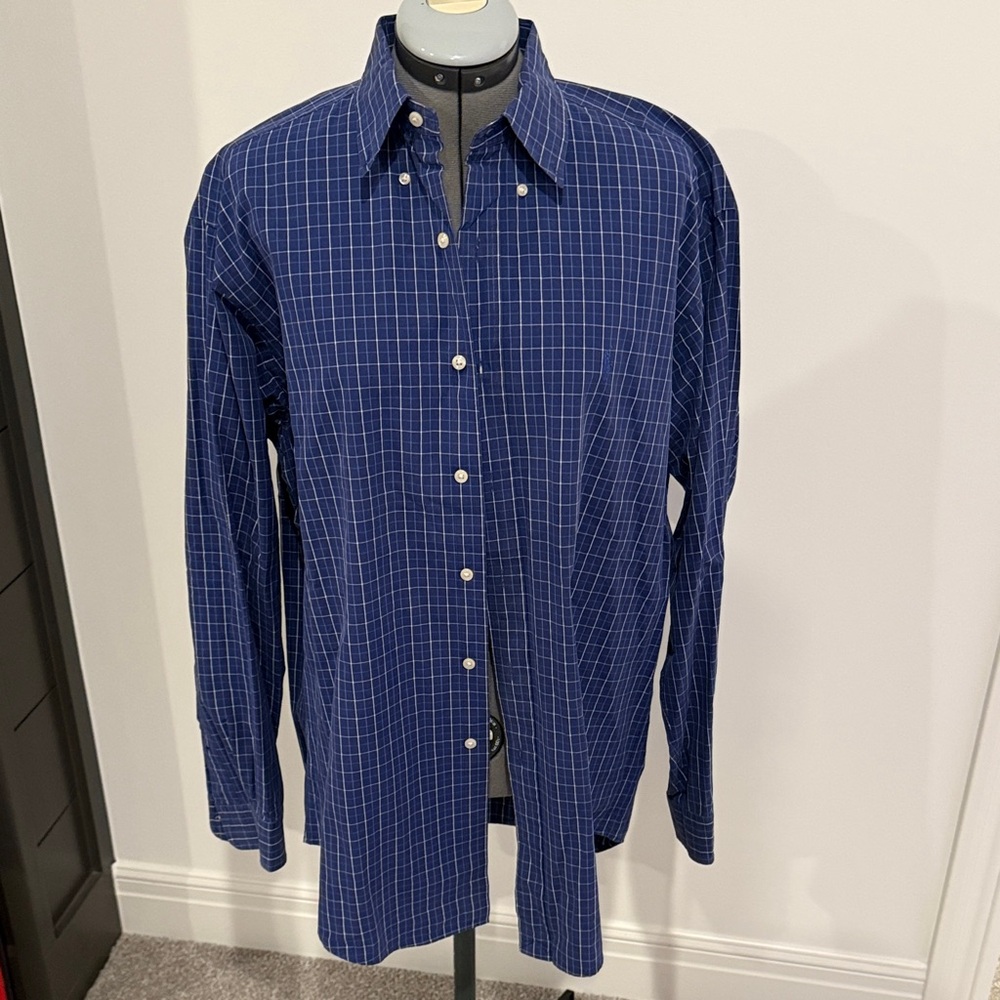 Medium men’s Ralph Lauren button down long long sleeve shirt